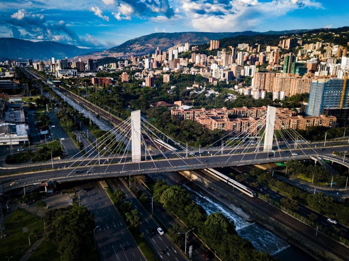 Apartamento De 130 Mts En Laureles Estadio Apartment Medellin